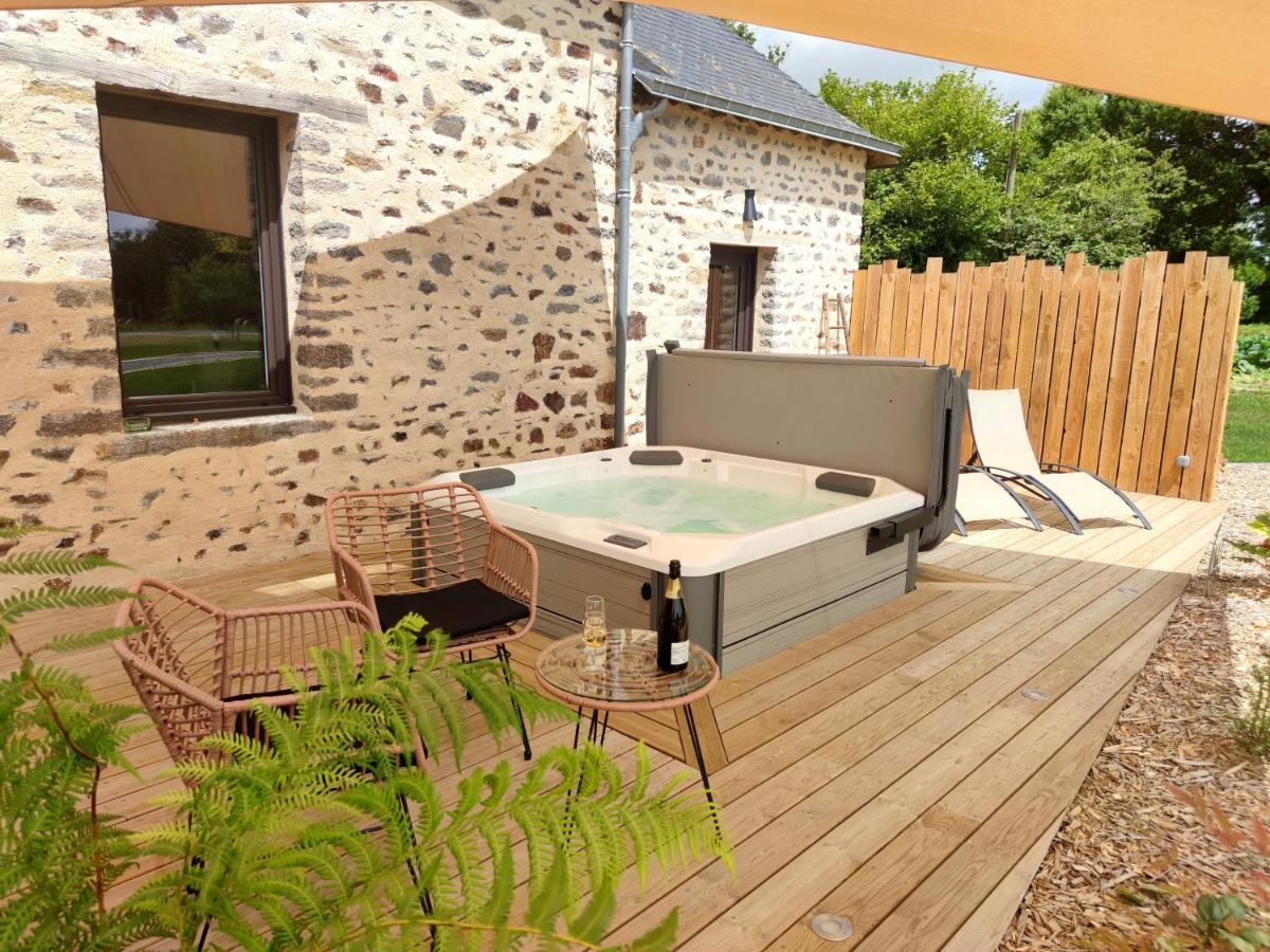La Douce Halte - Gites Avec Spa Ou Sauna Saint-Ouen-Des-Toits Exteriör bild