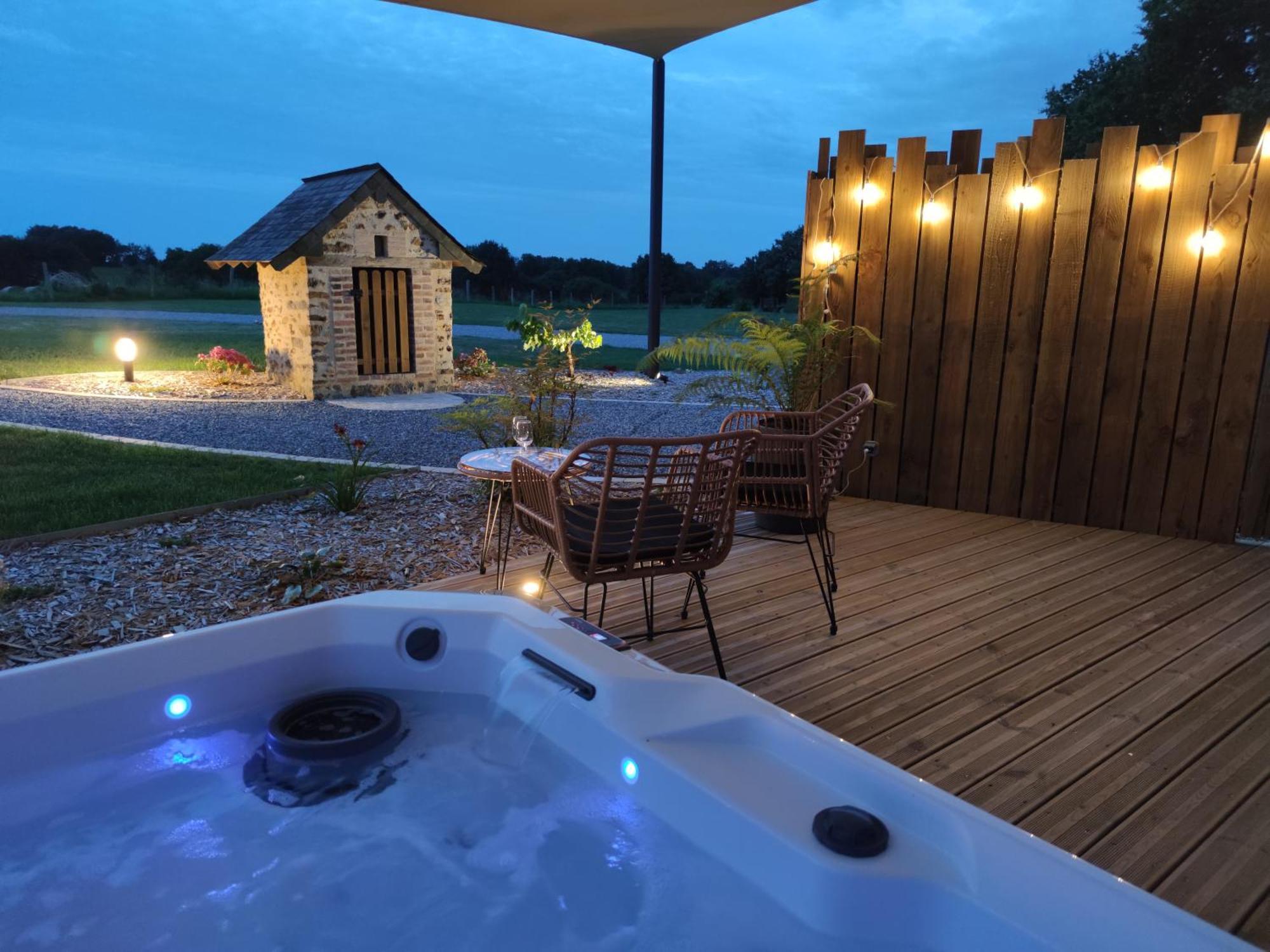 La Douce Halte - Gites Avec Spa Ou Sauna Saint-Ouen-Des-Toits Exteriör bild
